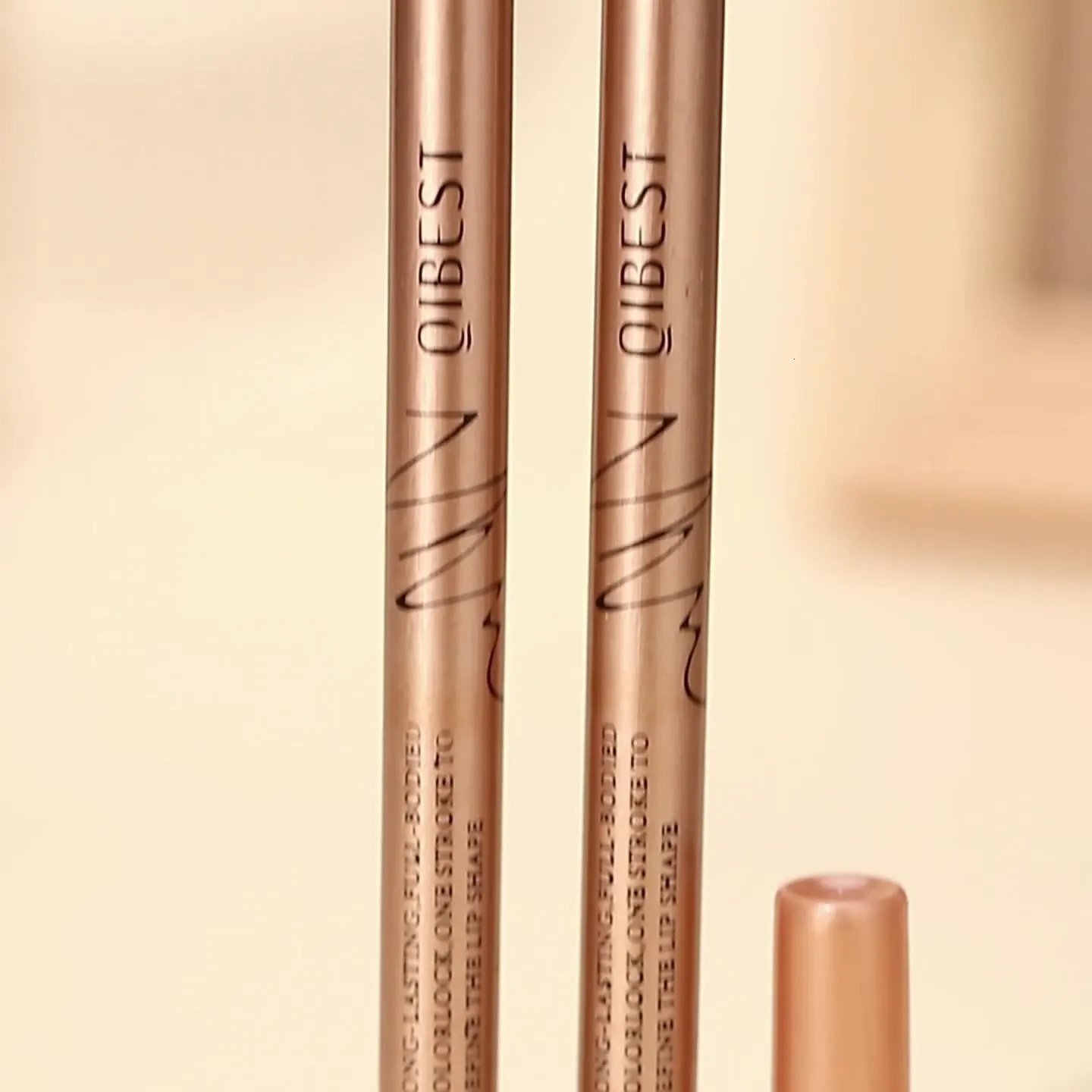QI 12 colors matte lip liner set colorful not easy to smudge long-lasting non-stick cup matte gold tube lip liner 250527