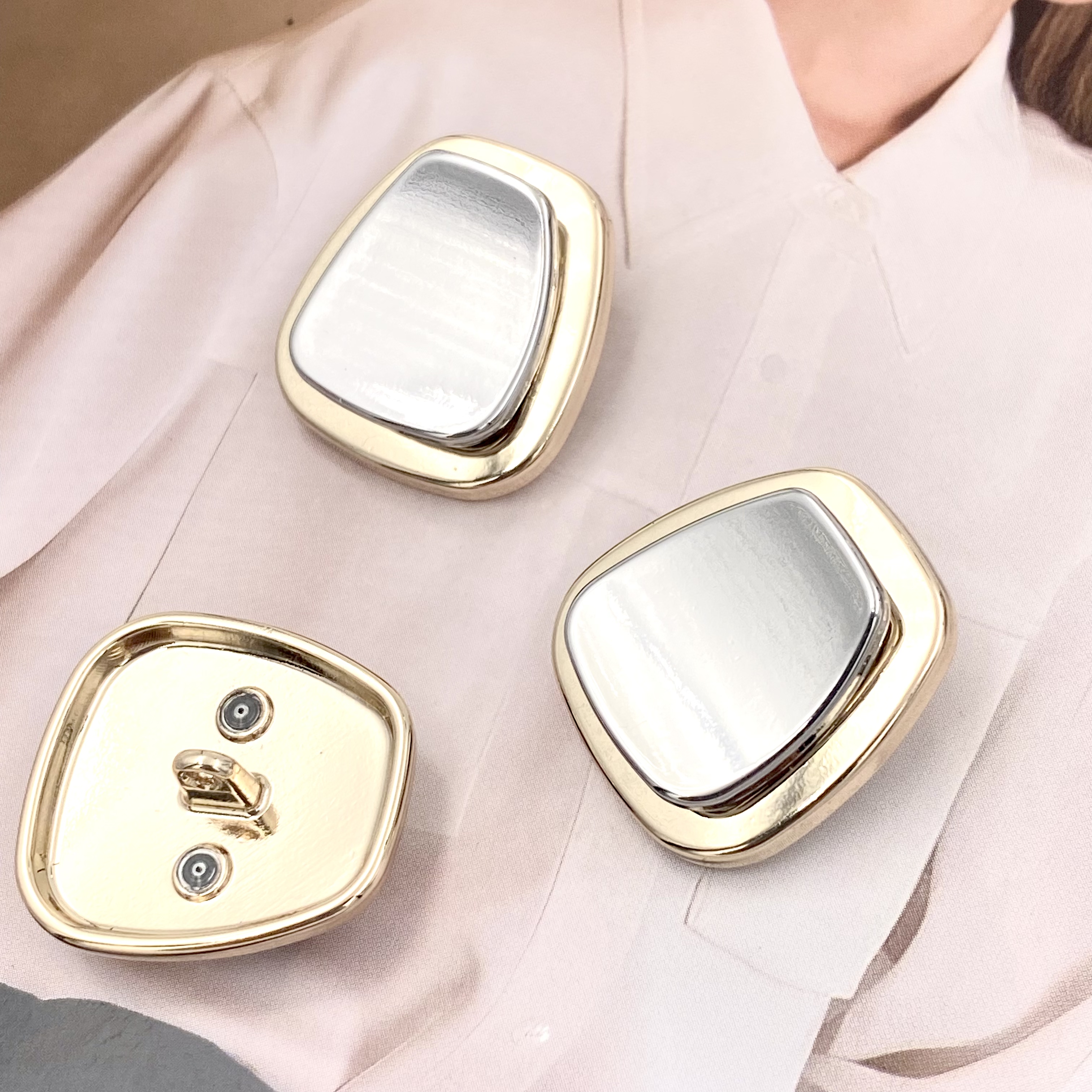 Five piece set of small fragrant style dual color combination, electroplated metal for men and women, suitable for high-end light luxury, simple retro