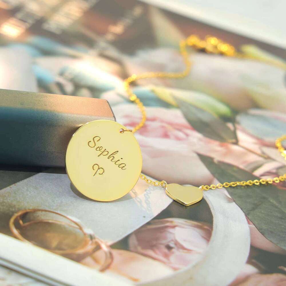Stainless Steel Necklace Classical Gold Plated Round Pendant With Heart Fashion Chain for Women Wholesale