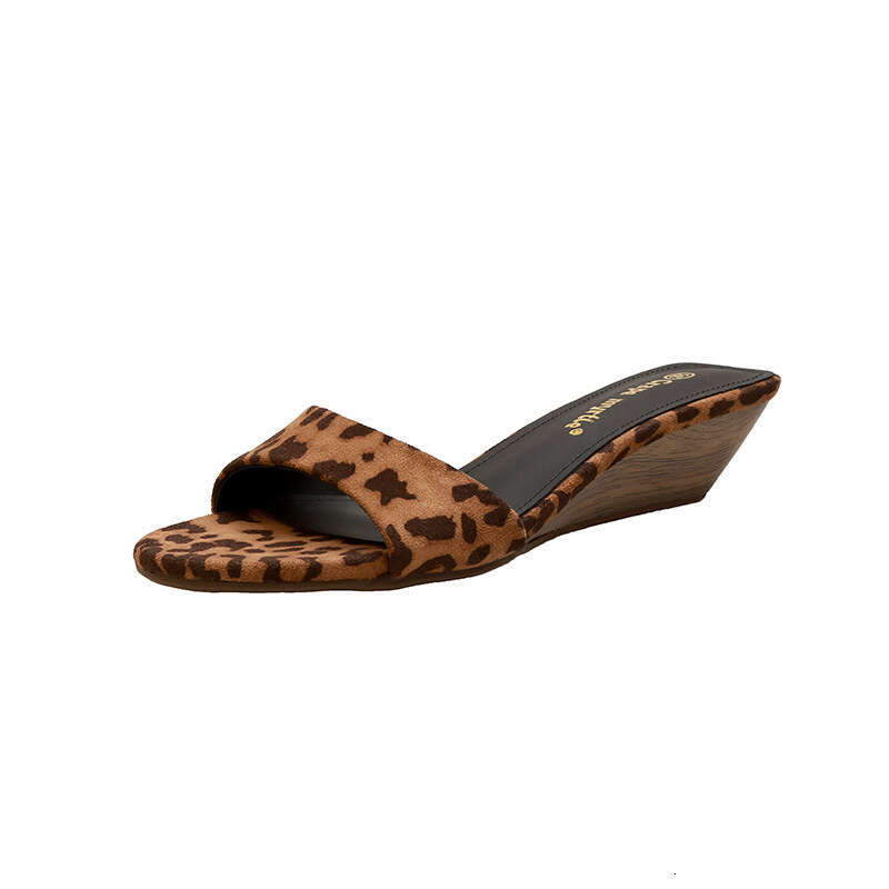 Sheepskin Version ~ French Style Stunning Leopard Print Wedge Sandals for Women Outdoor 2025 New Trendy Versatile Open-Toe Slippers