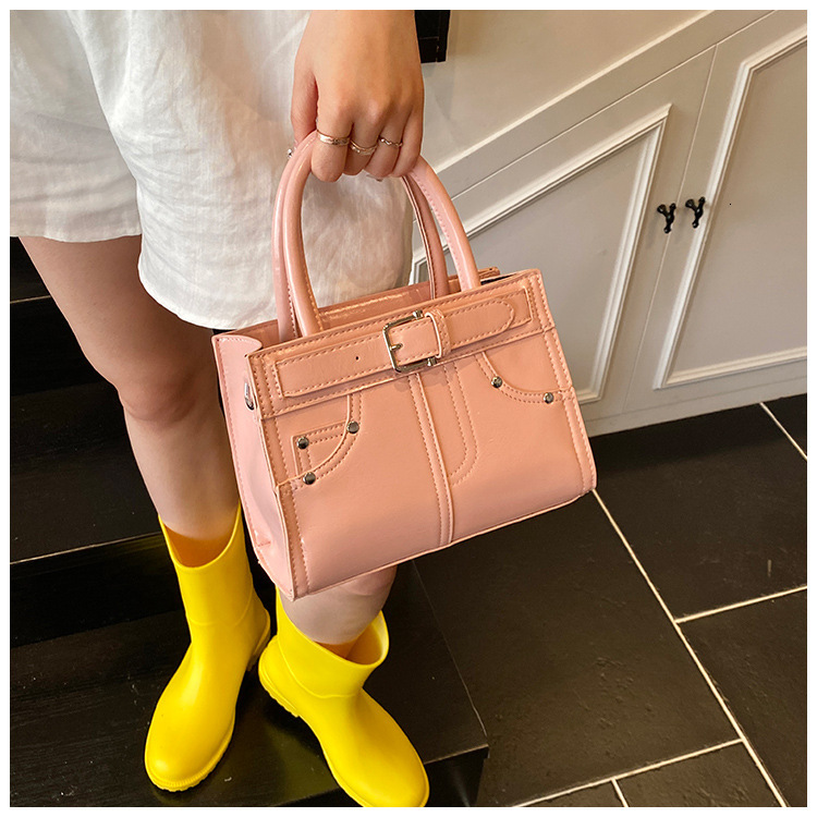 Top brand high-quality new free delivery designer bag, high-end handbag 2025 new multifunctional fashion handbag, new free delivery designer bag