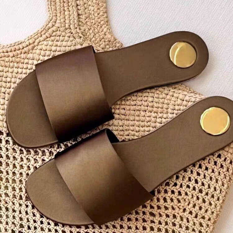 ~Leopard Print Outdoor Flat Slippers for Women 2025 New Trendy Design Beach Sandals