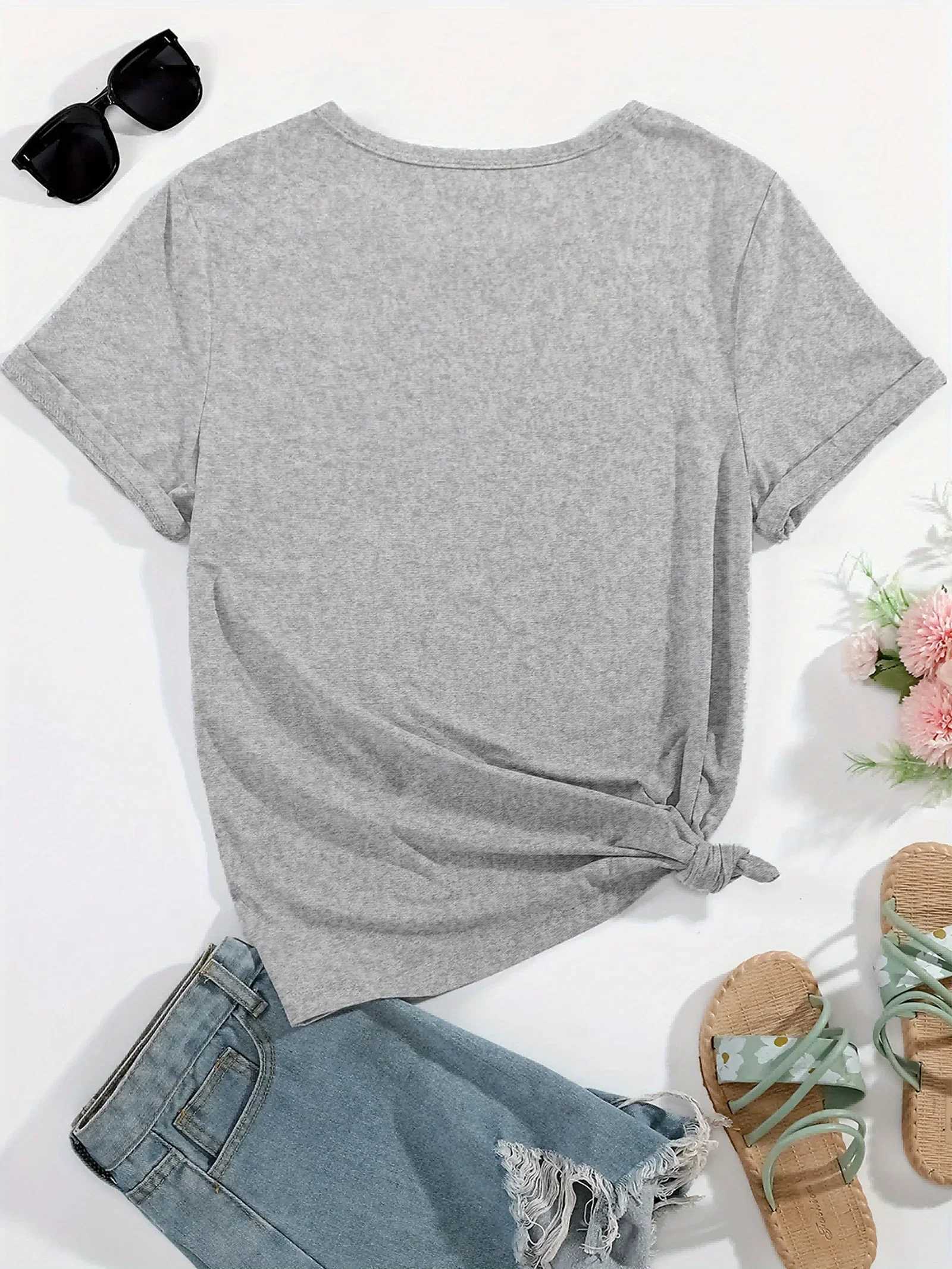 Cute Labubu Design T-shirt With A Classic Labubu Pose Is Suitable For Womens Casual Sportswear Perfect For All Seasons harajukuT250527