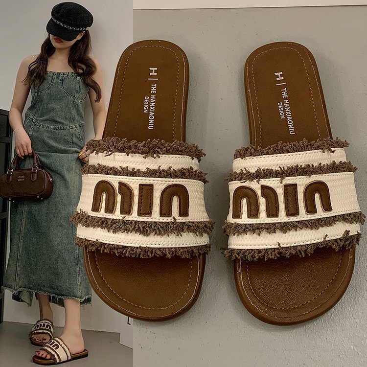 Free shipping designer Women's one-piece flip-flops 2025 Summer Fairy style flat outerwear beach toe-exposed cool flip-flops Fashionable Casual v
