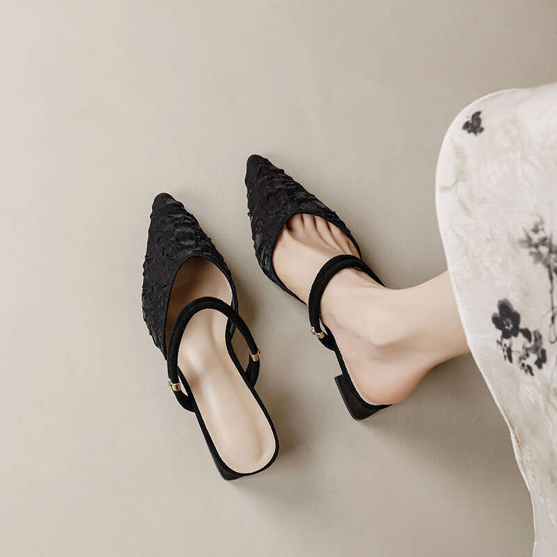 Pointed Toe 2025 New Summer Mid-Heel Elegant Fairy Style Fashion Low Heel Dress Sandals for Women
