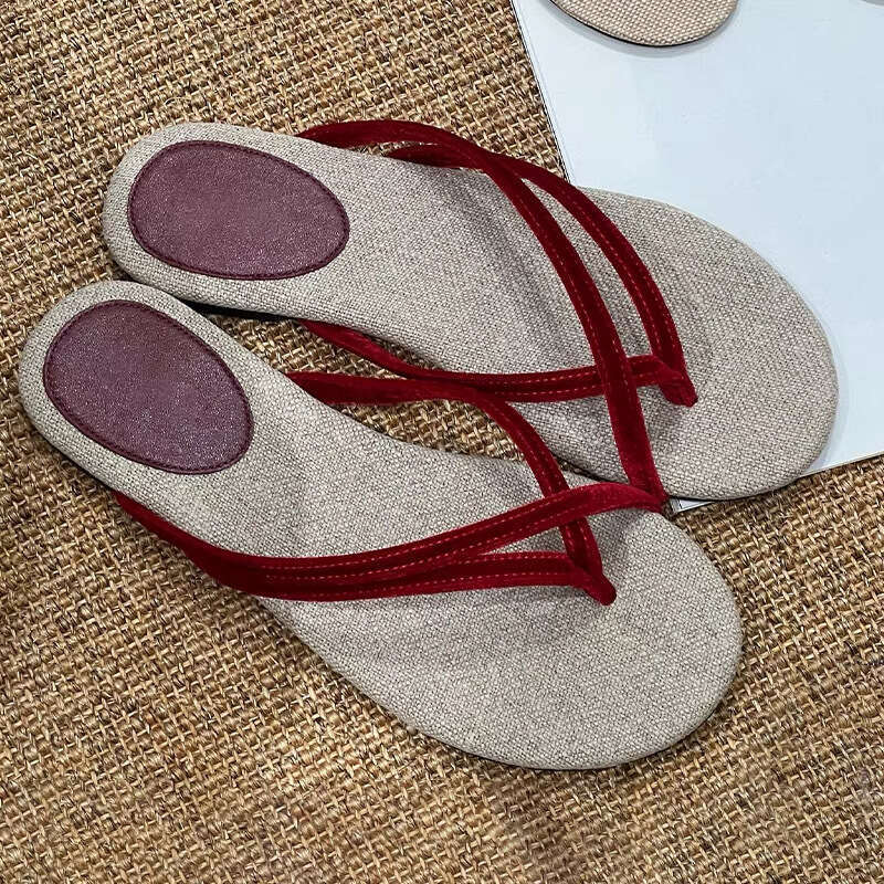 Niche Women's Summer Outdoor Genuine Leather Woven Flat Toe Flip-Flops Vacation Beach Sandals