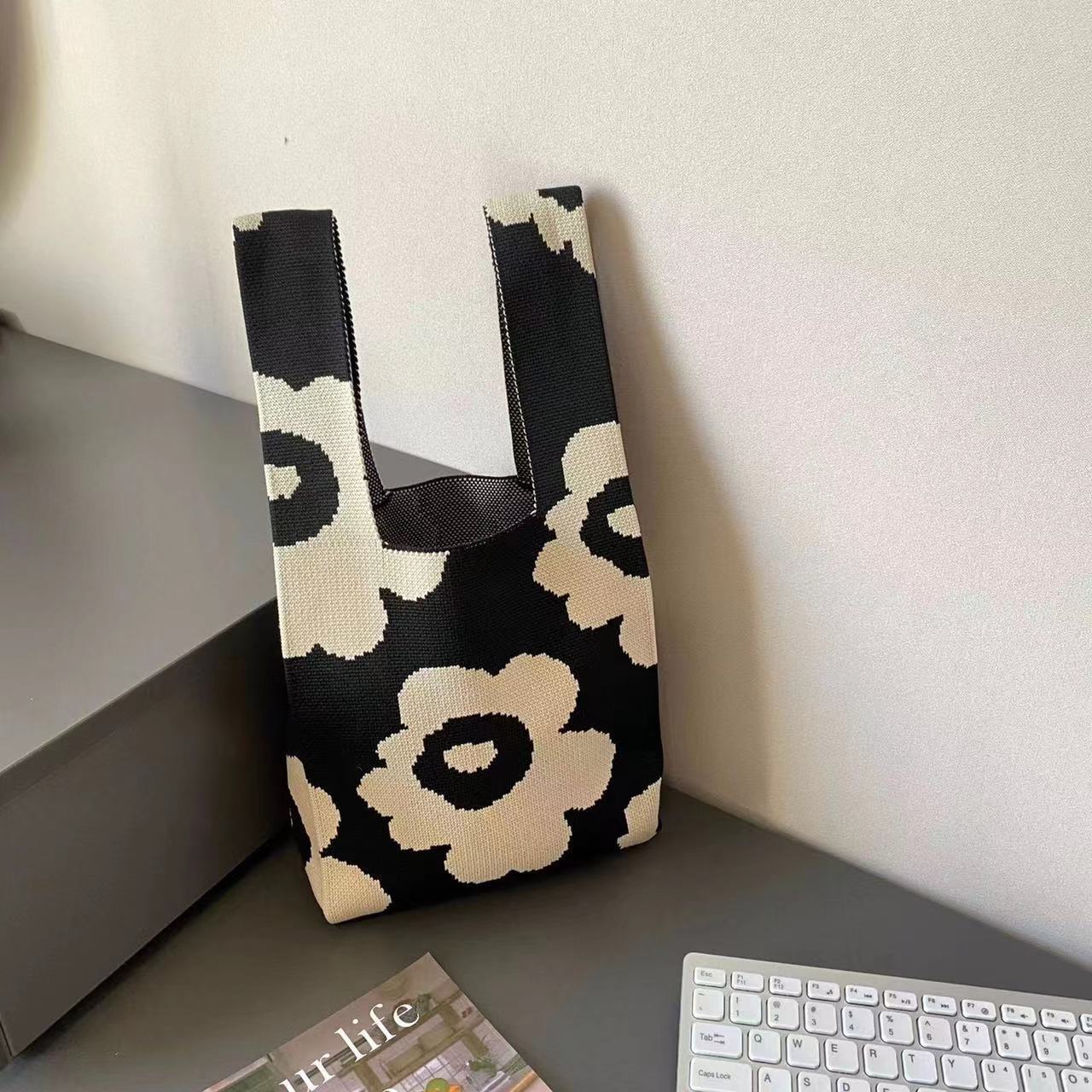 Top quality Brand High Quality New Style Style Knitted Bag Fashion Simple Knit Shoulder Bag Floral Tote Bag Factory New Free Delivery Designer Bag