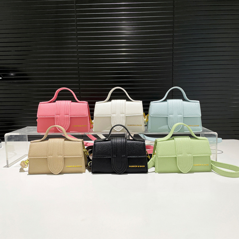 Top brand high-quality new free designer bag 2025 new texture handbag fashionable shoulder width bag trendy new free designer bag