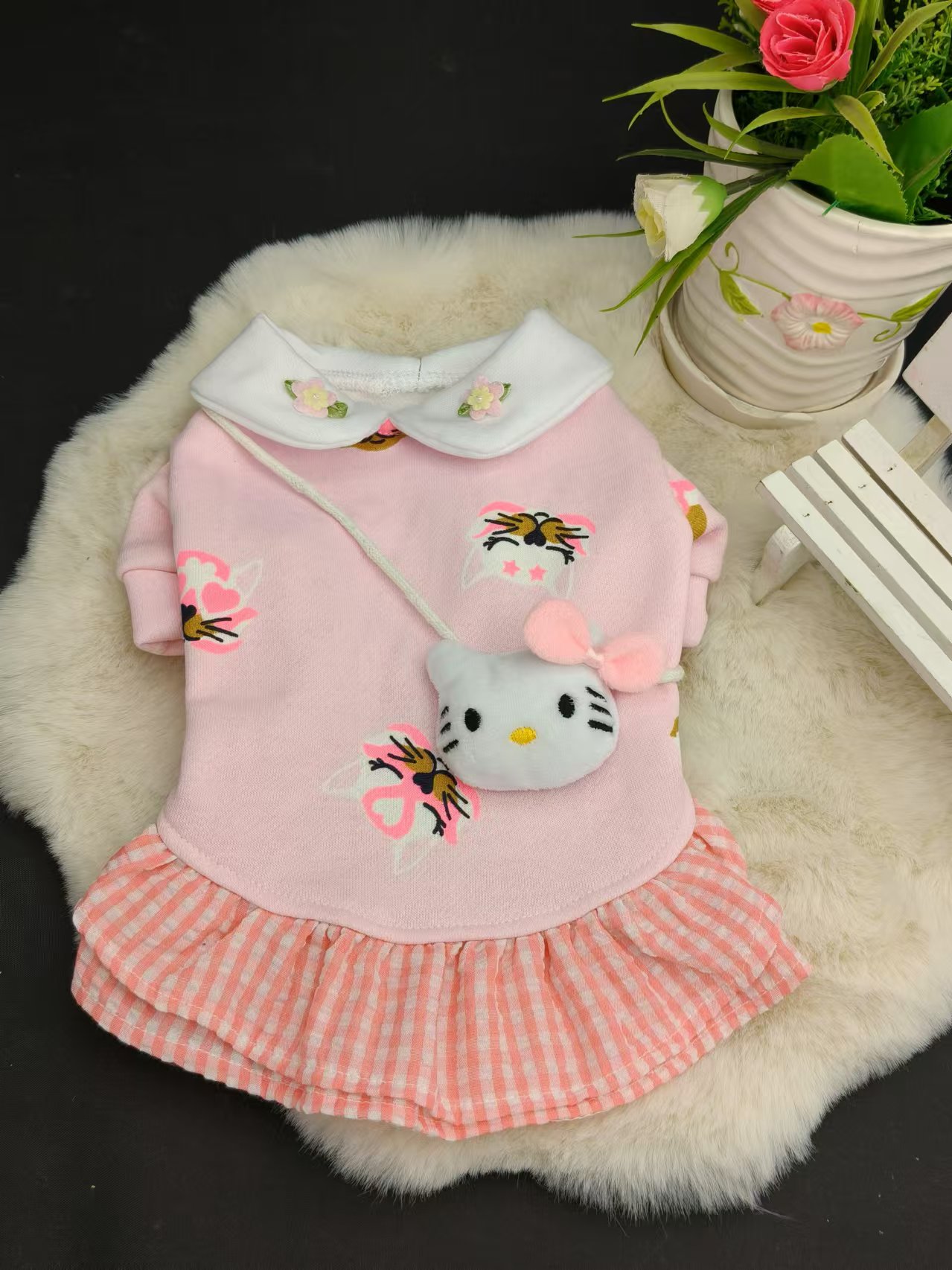 Cat clothes for spring and summer, anti shedding hair, breathable pink, three-dimensional cute cartoon