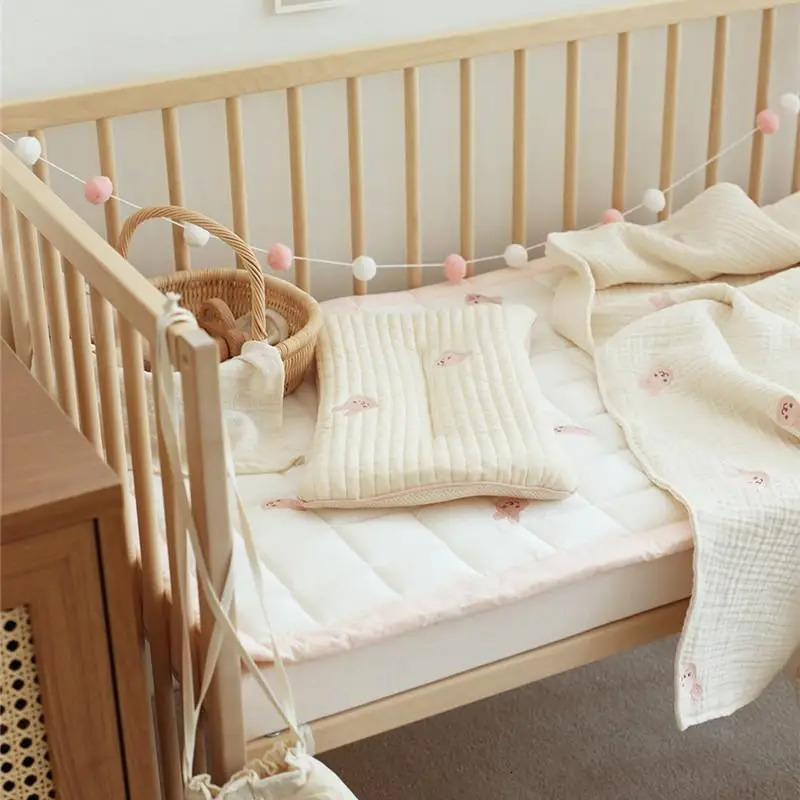 Embroidered pillow for infants and young children neck protection all seasons universal cotton sweatabsorbent baby shaped cute 250527