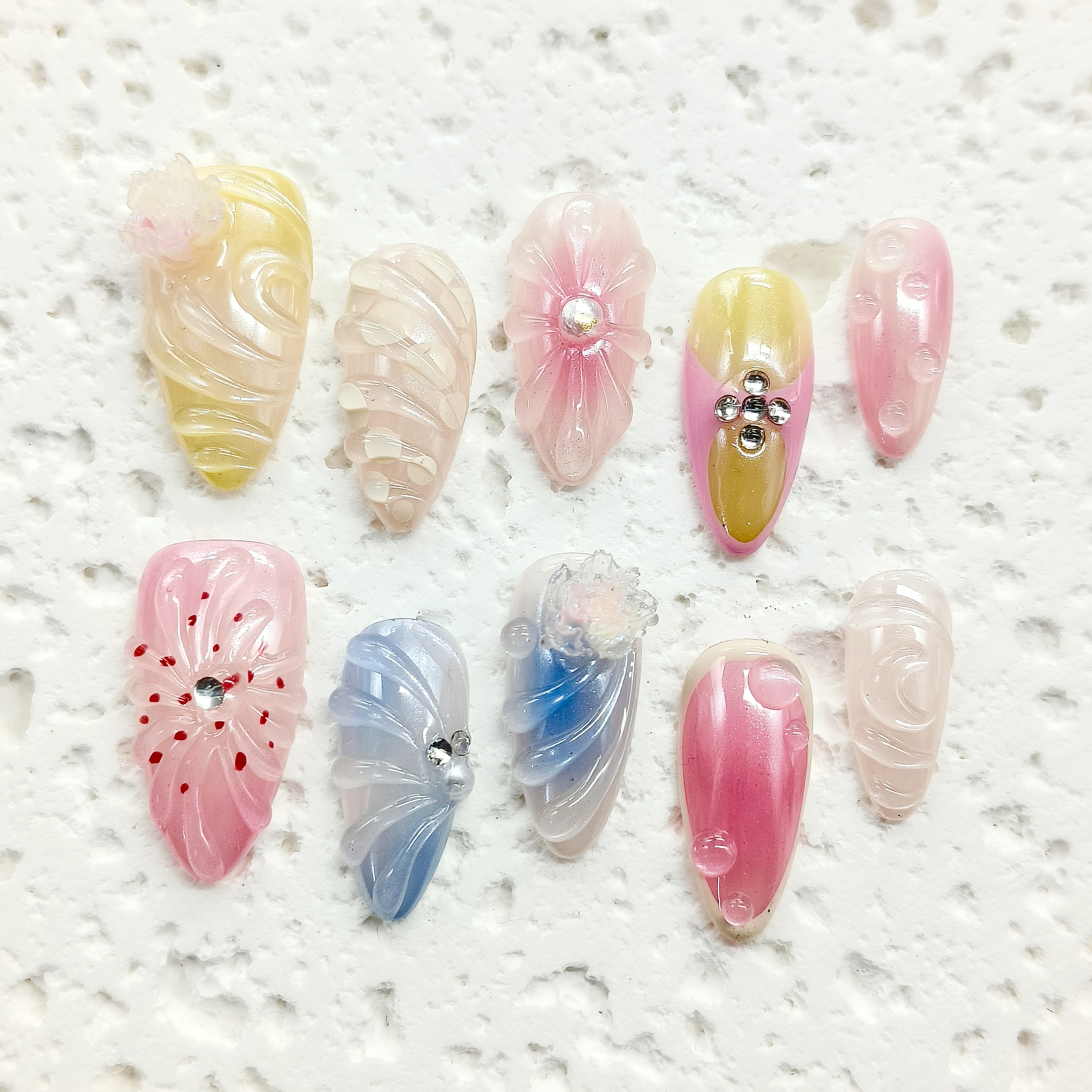 10pcs Sweet Flowers Handmade Press-on nails Medium Almond Nails Bundle Handraw 3D Flowers Poul Diamond Finished nail stickers Free storage box jelly g