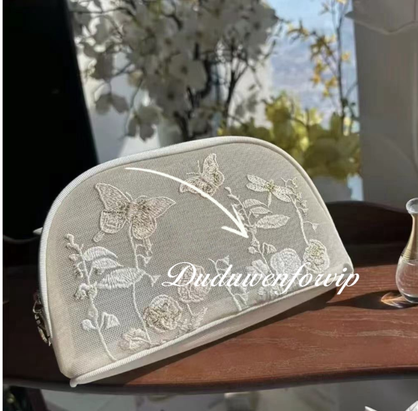 Storage Bag Beaute Gift 19X12CM Classic Embroidery Cosmetics pouch Zipper mesh Organization with gift box