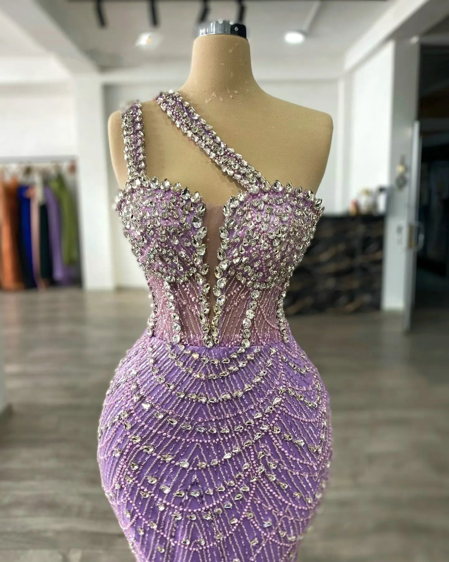 Sparkly Evening Dresses For Women One Shoulder Sleeveless Wrap Gown Crystal Sequins Sweep Train Dress Party Customized Dress