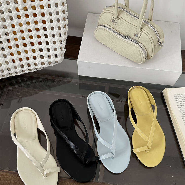 2025 Chunky Heel Flip-Flops Sandals New Ins Style Simple Toe-Post Slippers Versatile Fashion Combination for Summer