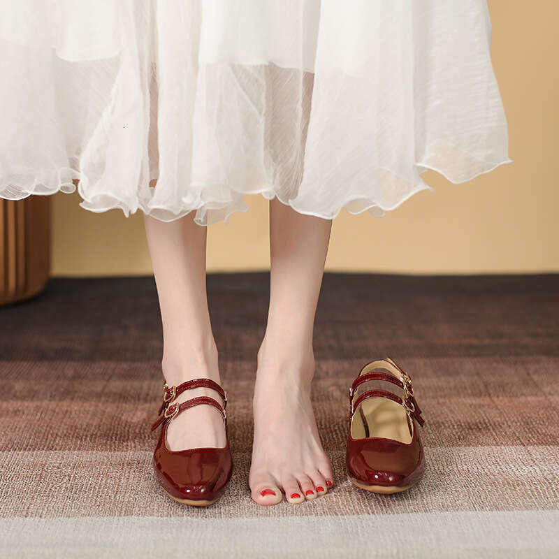 Red Mary Jane Sandals for Women, Square Toe, Chunky Mid Heel, One-Strap Patent Leather, French Style, Summer Edition