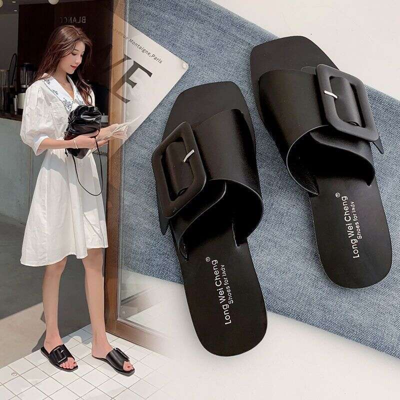 Square Buckle Sandals For Women's Outdoor Wear 2025 New Semi Slippers For Women Flat Bottomed Designer Sandals Versatile Open Toed Lazy Beach Sho