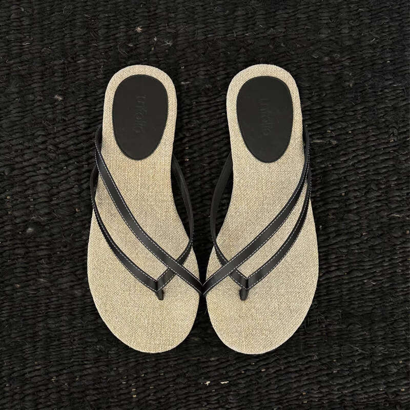 - Flat Flip-Flops for Women, Summer Outdoor Wear, New Niche Design, Casual Beach Vacation Toe-Post Sandals