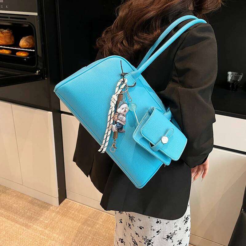 Women's Bags Designer Vintage Textured Leather Bowling Handheld Large Capacity Boston Single Shoulder Women Armpit Bag With Pendant