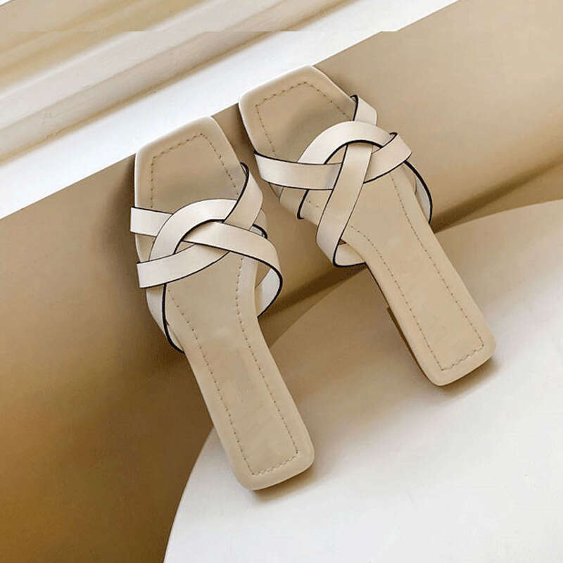 Flat for Women Summer Outdoor 2025 New Fashion Square Toe Soft Sole One-Word Slippers Versatile Genuine Leather Lazy Sandals