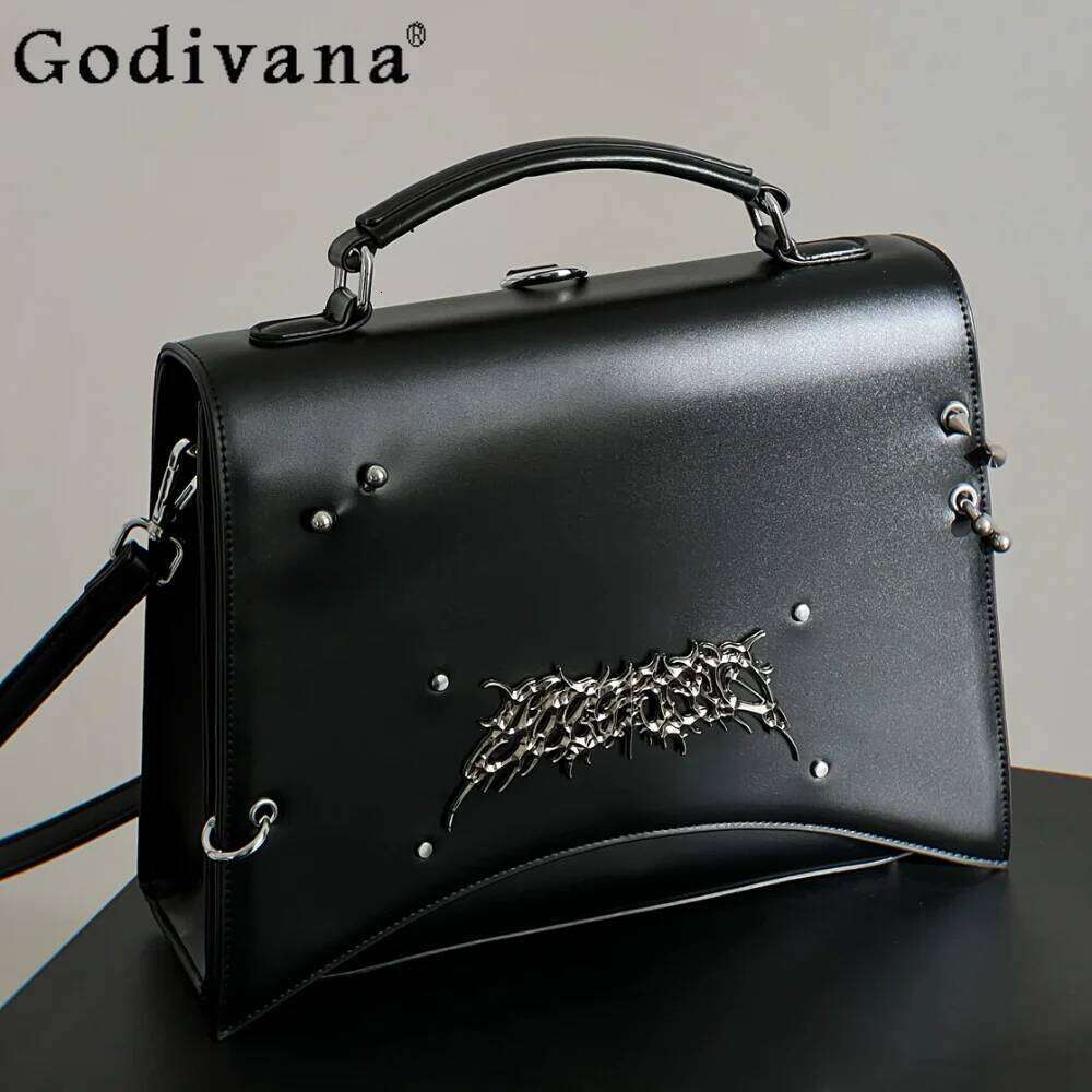 Hot Selling Fashion Hot Girl Student Black Backpacks Casual Waterproof Leather Street Style Schoolbag Commute Shoulder Women's Bag Designer Bags