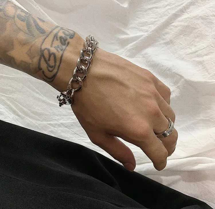 2020 Punk Bracelet Classic Hip-hop Exaggerated Thick Chain New Double Pendant Link Round Mens Bracelet Jewelry Wholesale W250526