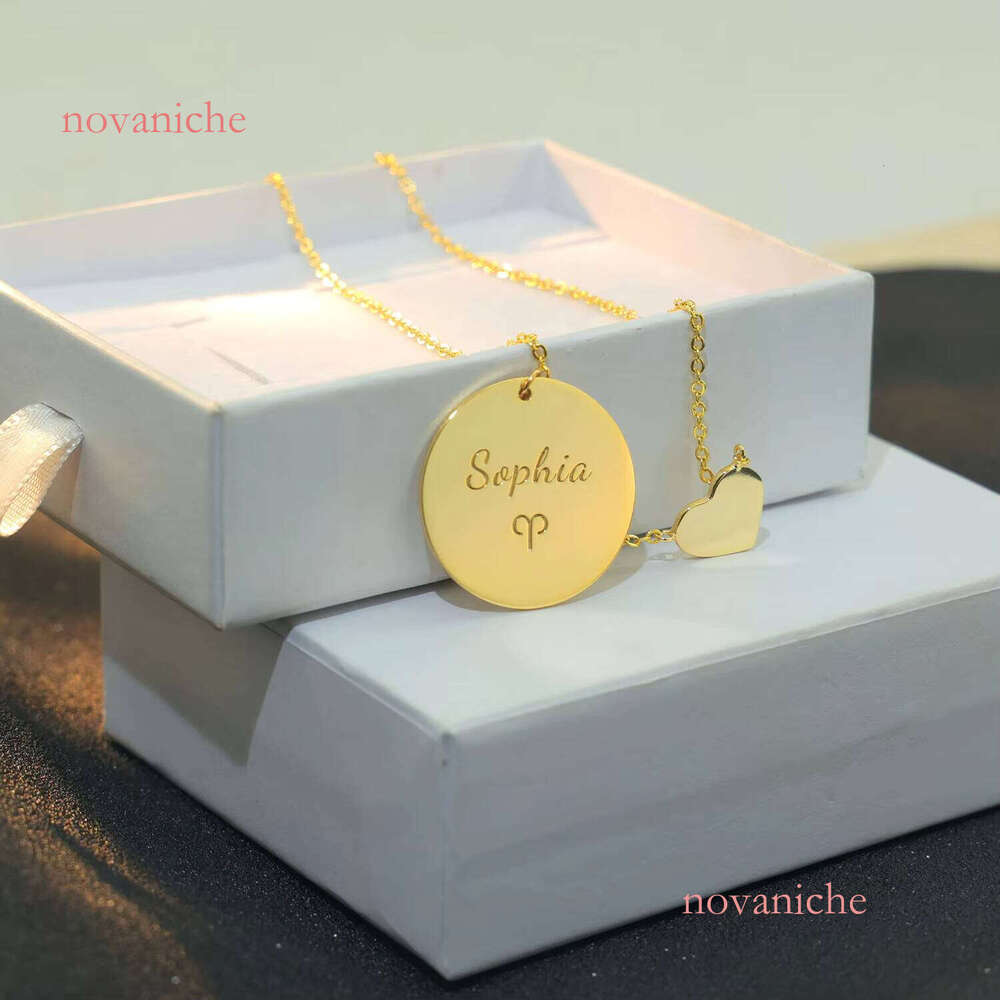 Stainless Steel Necklace Classical Gold Plated Round Pendant With Heart Fashion Chain for Women Wholesale