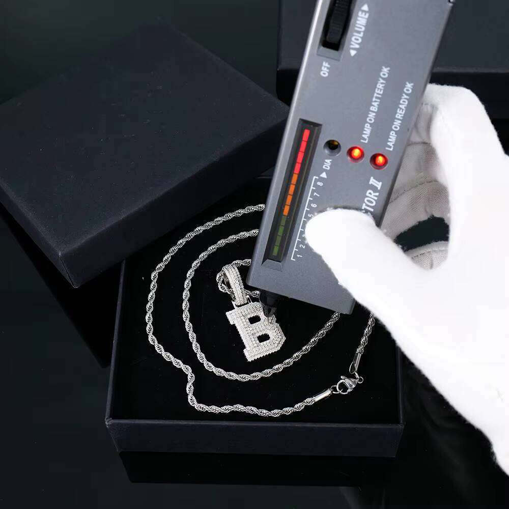 New Design Men's Hip-Hop Jewelry Pure Sier Ice Out Moissanite Initial Pendant with Necklace Chain