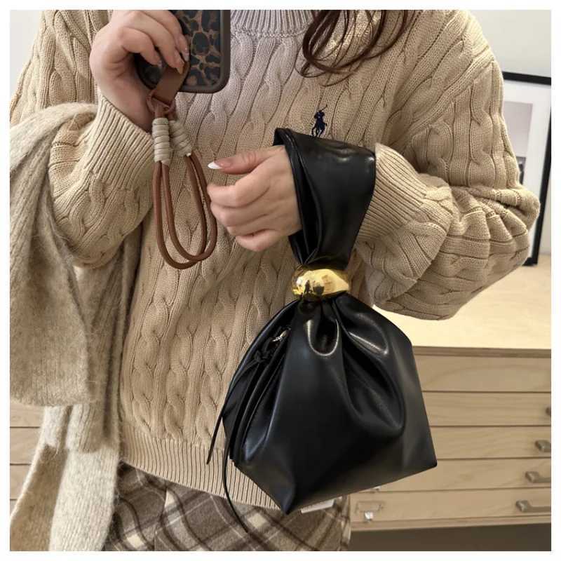 Pleated Design Mini PU Leather Dumpling Clutch Bags for Women Fashion Knotted Female Retro Shoulder Bag Wrist Handbags Purses W250527