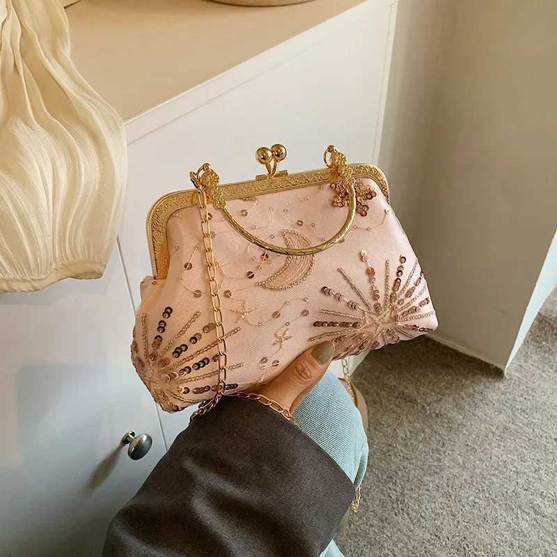 Retro Chain Womens Clip Shoulder Crossbody Bags Elegant Sequins Ladies Evening Clutch Purse Female Dinner Party Small Handbags W250527