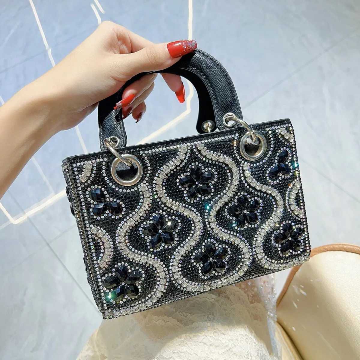 Vintage Designer Shoulder Bag Crystal Evening Clutch Womens Crossbody Purse Luxury Rhinestone Handbag for Wedding/Prom Party W250527