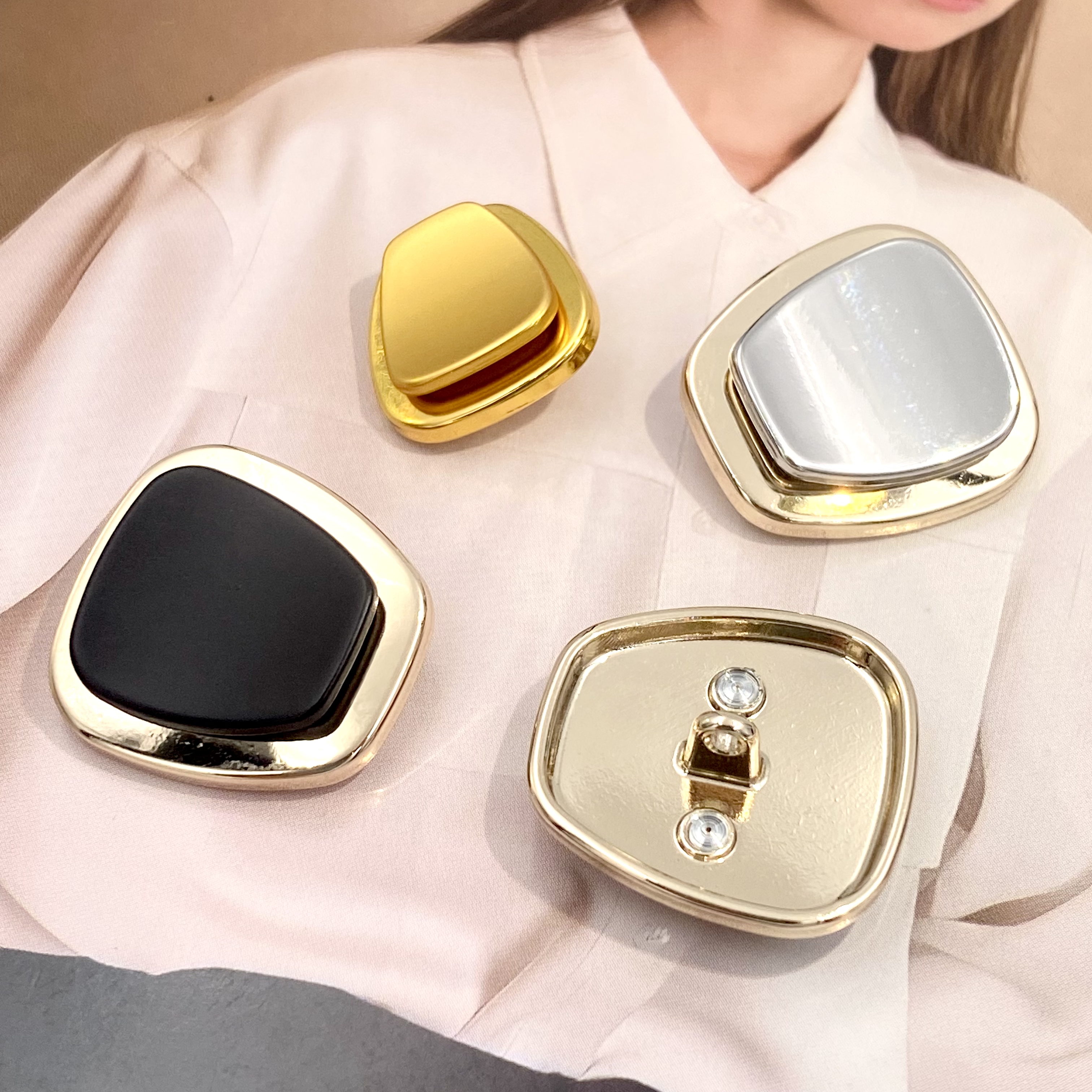 Five piece set of small fragrant style dual color combination, electroplated metal for men and women, suitable for high-end light luxury, simple retro