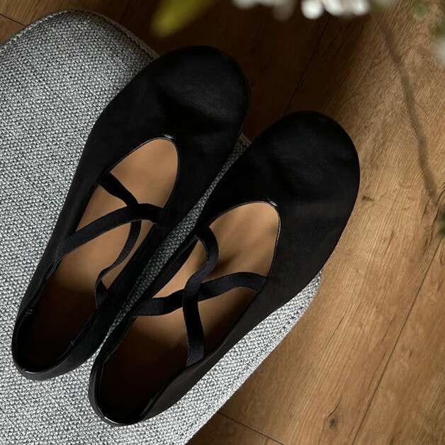 2025 Round Toe Shallow Mouth Cross Strap Mary Jane Shoes Women Summer Autumn Comfortable Ballet Flats