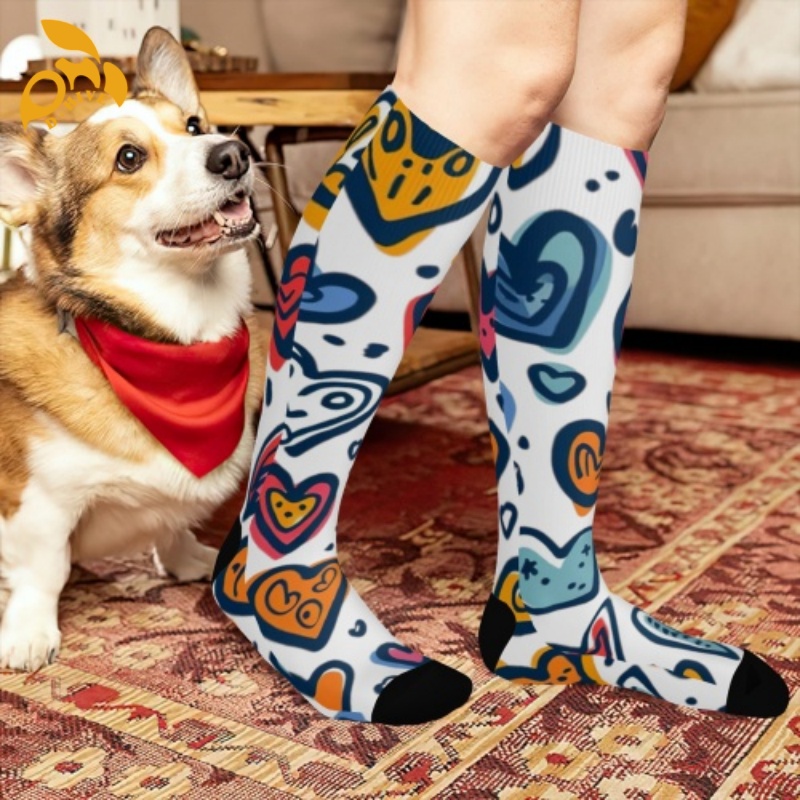 Free delivery.Fashion designer customizes lightweight high-quality full-width printed white and black socks of 44 centimeters