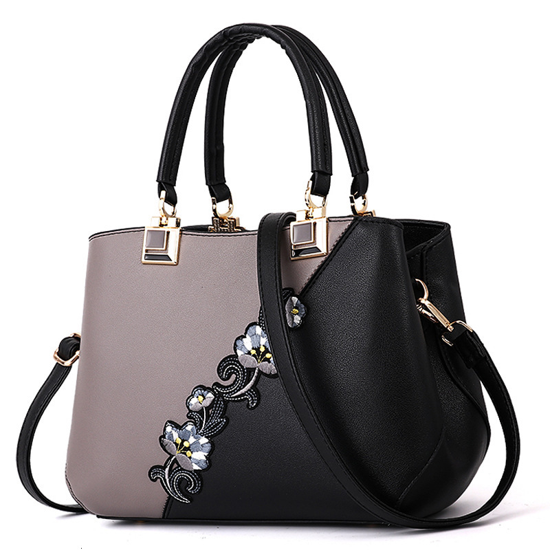 Top Brand High Quality New Style Bag 2025 New Fashion Women's Large Bag Style Color-Block Pom-Pom Shoulder Crossbody Bag Wholesale New Free Deliv