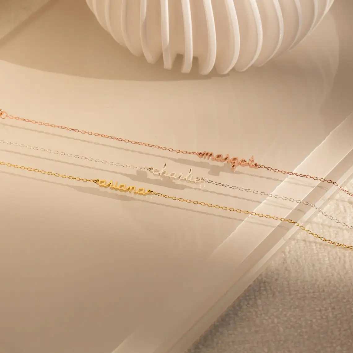 Custom Font Name Fashion Bracelet Stainless Steel Cutting Personalized Brand Jewelry for Girl Friends Daughter Holiday Gift W250526