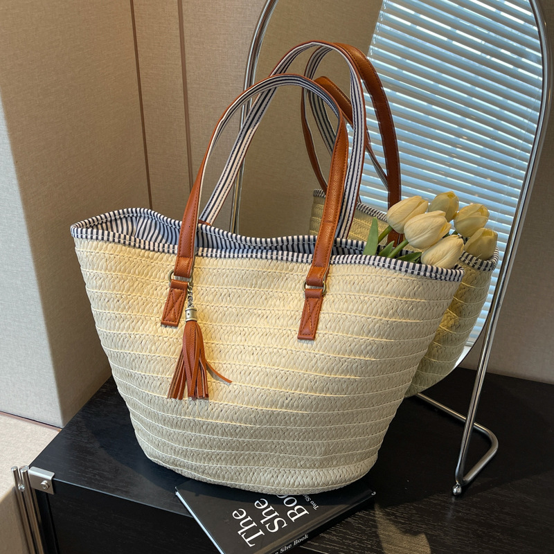 Free Shipping Designer Large Capacity Bag For Womens New Instagram Fashion Woven Tote Bag 2025 Commuting Shoulder Bag