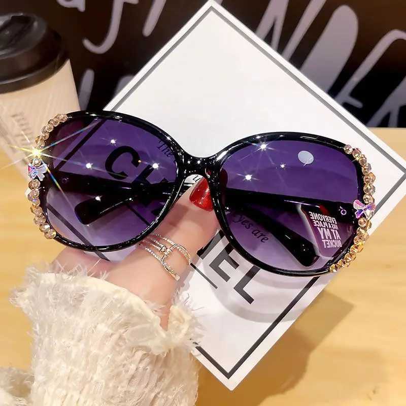 New Fashion Brand Sunglasses 2025 Women Luxury Design Sun Glasses Bling Rhinestone Gradient Lens Eyeglasses for Female UV400 Z250527