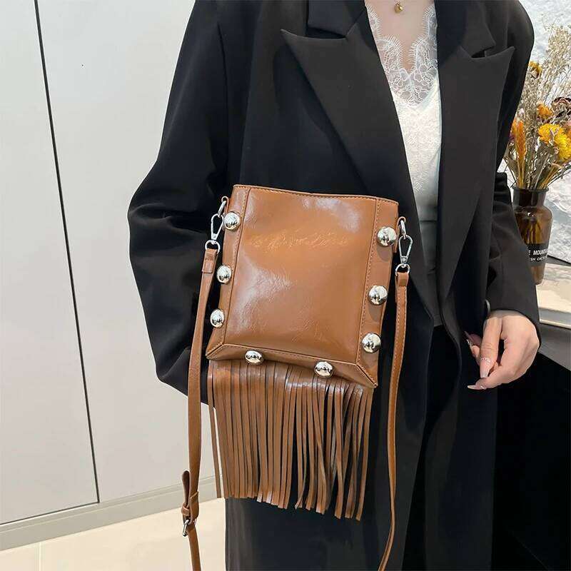 Women's Bags Designer Tassel Hasp Shoulder Solid Color Rivet Top Quality Women's Bags Popular Versatile Portable Phone Purse Crossbody Bag