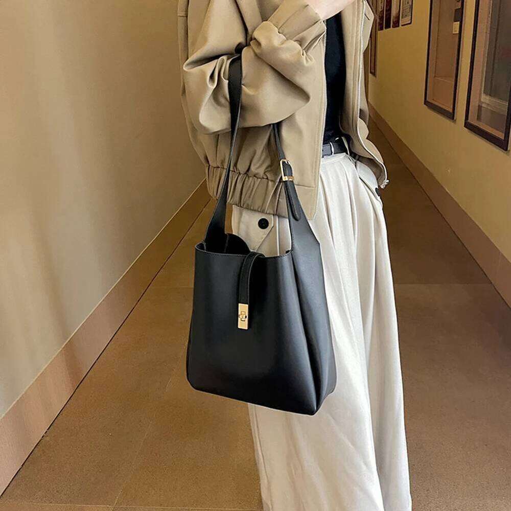Women Trendy Tote Solid Color PU Leather Crossbody Vintage Casual Shoulder Purse Everyday Bag for Work Shopping Travel