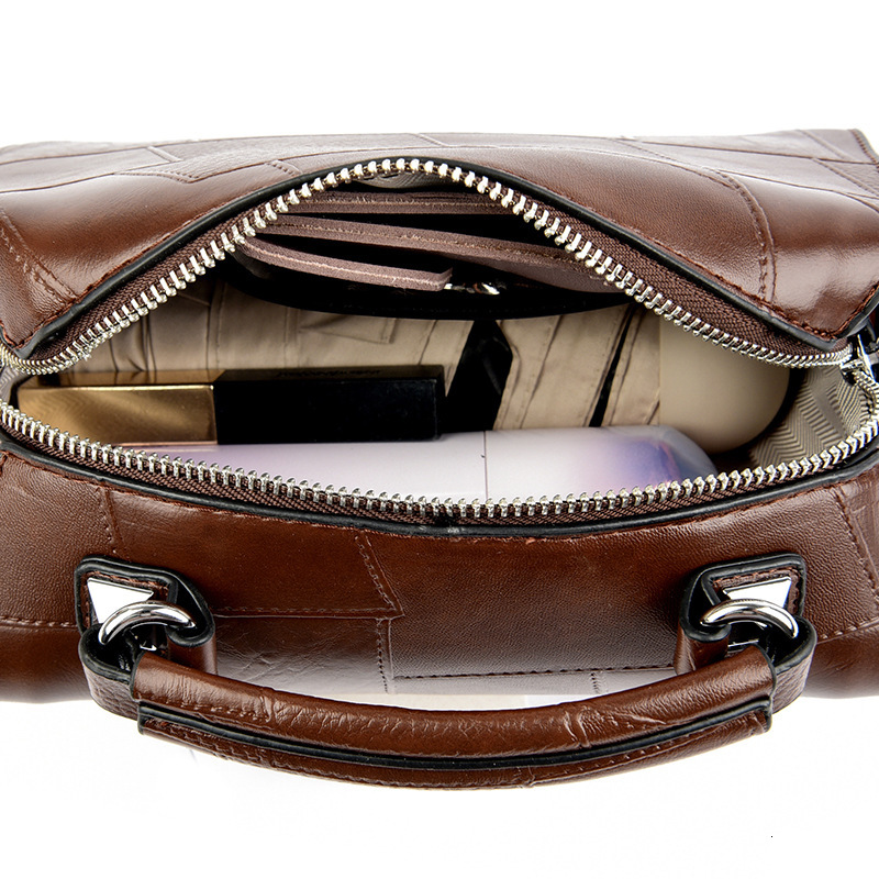 Free Shipping Designer Crossbody Bag Fashionable Geometric Splicing Pillow Bag 2025 New Large Capacity Versatile Womens Bag Casual Commuting Shoulder 