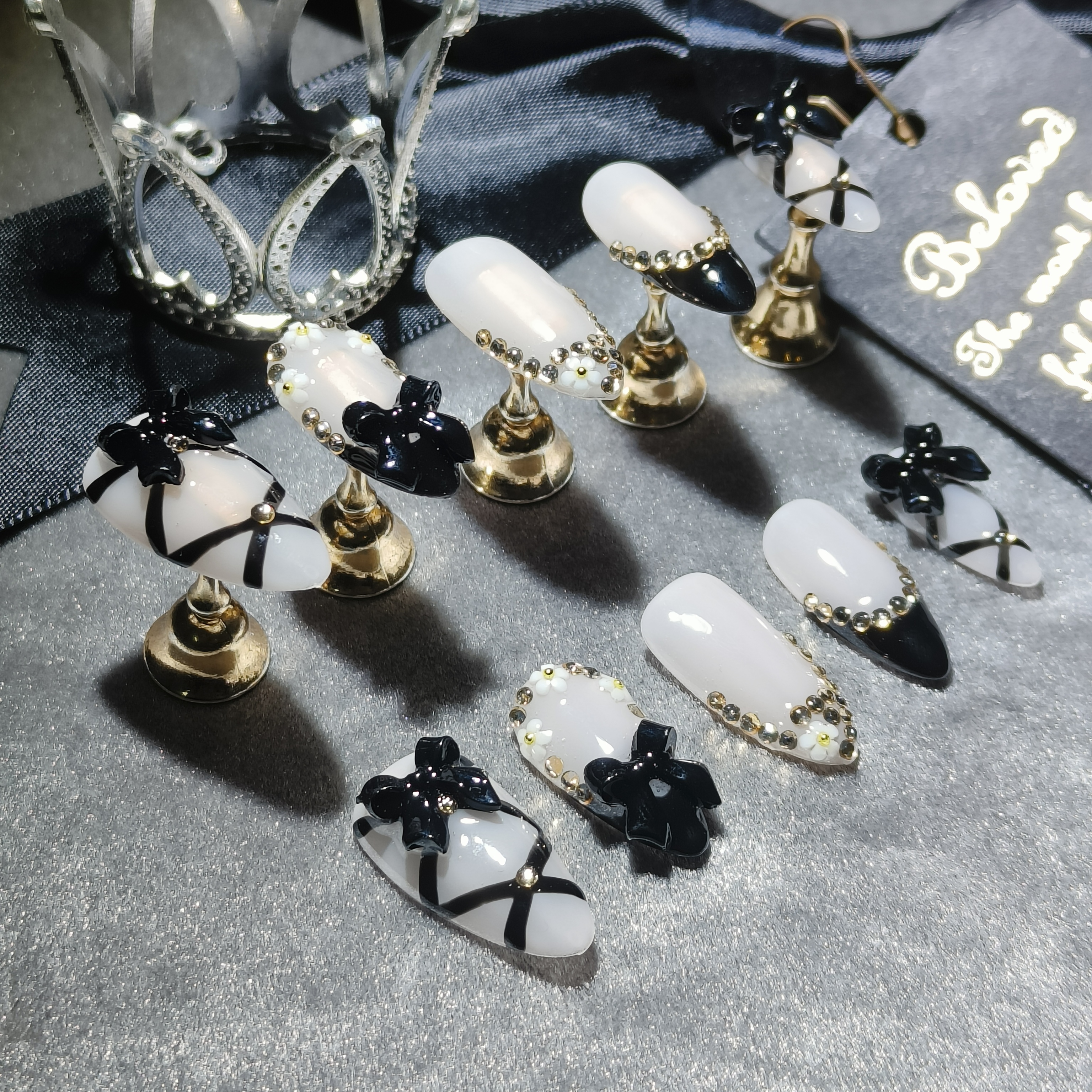 10pcs Handmade Press-on nails Medium Almond Nails French Tip Bow Fake nails 3D Flower Diamond Finished nail stickers Free storage box jelly glue and r