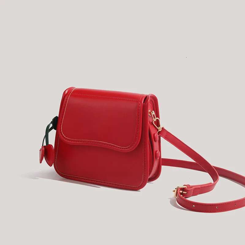 High Quality Retro Red PU Crossbody Bag Women's Light Magnetic Buckle Flap Underarm Bags Versatile Commuting Handbag