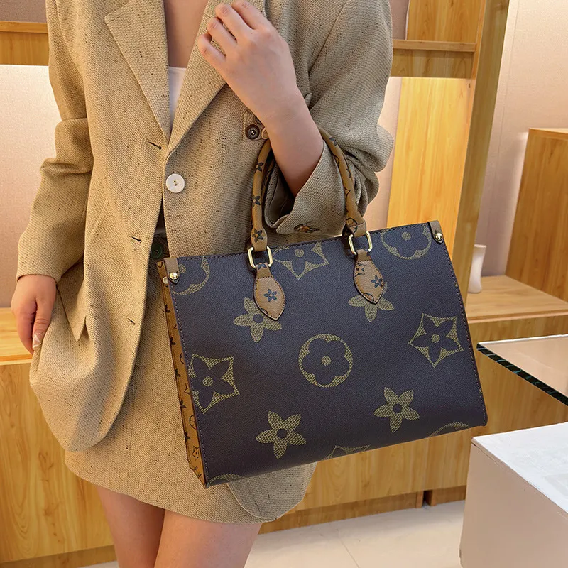Designer bag Shoulder Bag Luxury Bag Crossbody Purse Designer 2025 Capacity Tote Bag Women Fashion Versatile Shoulder Bag Simple Commuter handbag Coff
