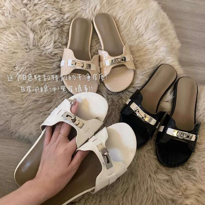 ~French Style Open-Toe Crocodile Pattern Leather Metal Buckle Flat Sandals for Women Summer Outdoor One-Strap Beach Slippers