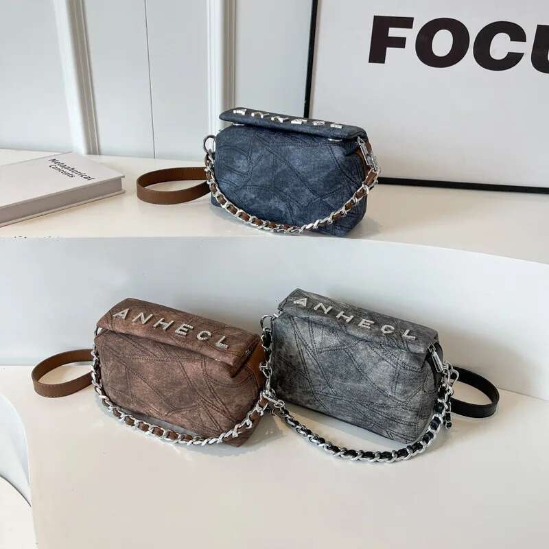 Hot Selling New Retro Fashionable Commuter Chain Letter Denim Bag, A Niche, Simple And Light Women's Crossbody Bag Designer Bags