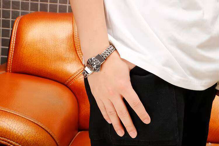 Fashionable Men's Stainless Steel Bracelet Magnetic Retro Fashion lion Head Personality Simple Jewelry