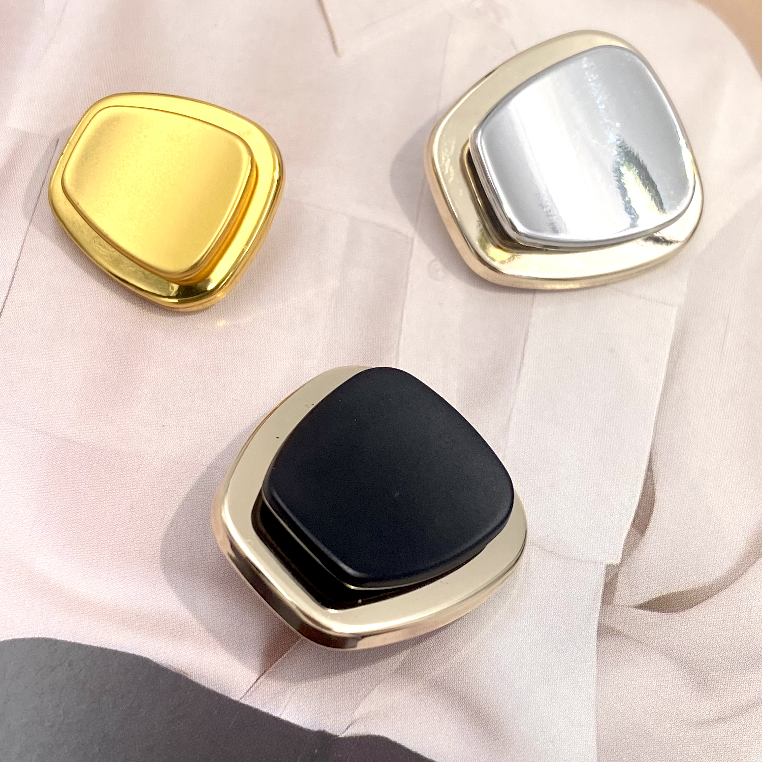 Five piece set of small fragrant style dual color combination, electroplated metal for men and women, suitable for high-end light luxury, simple retro