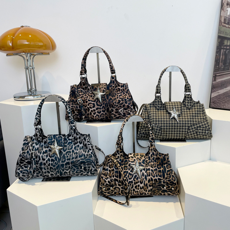 Top brand high-quality new free designer bag 2025 new retro leopard print handbag shoulder bag fashion trend crossbody bag new free designer bag