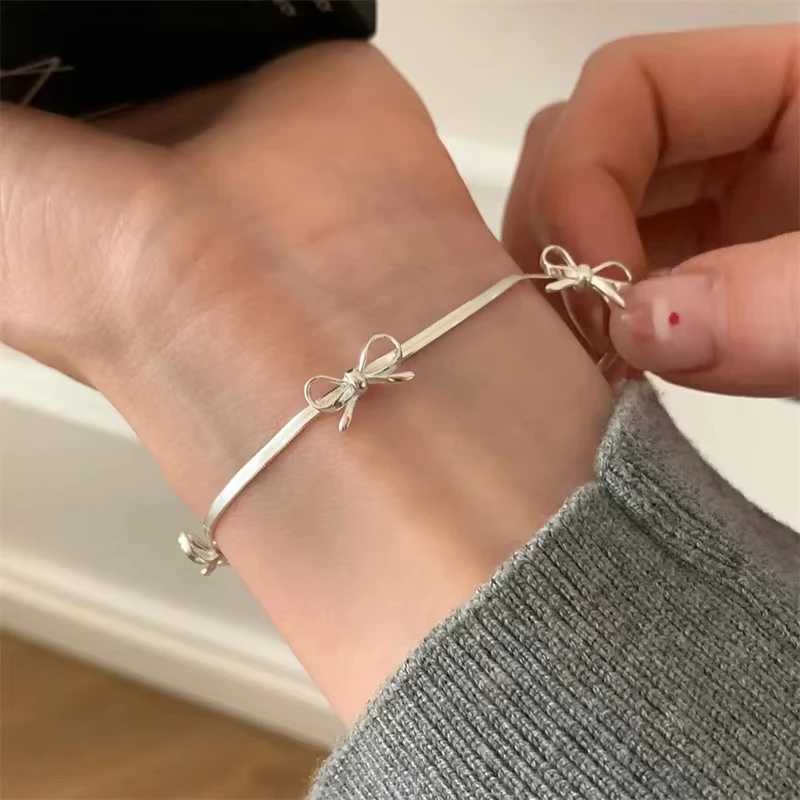 FTCY Simple Sweet Bow Bracelets for Women Girls Sparkling Ribbon Bowknot Snake Chain Bangle Chain Bracelet Party Jewelry Gifts W250526