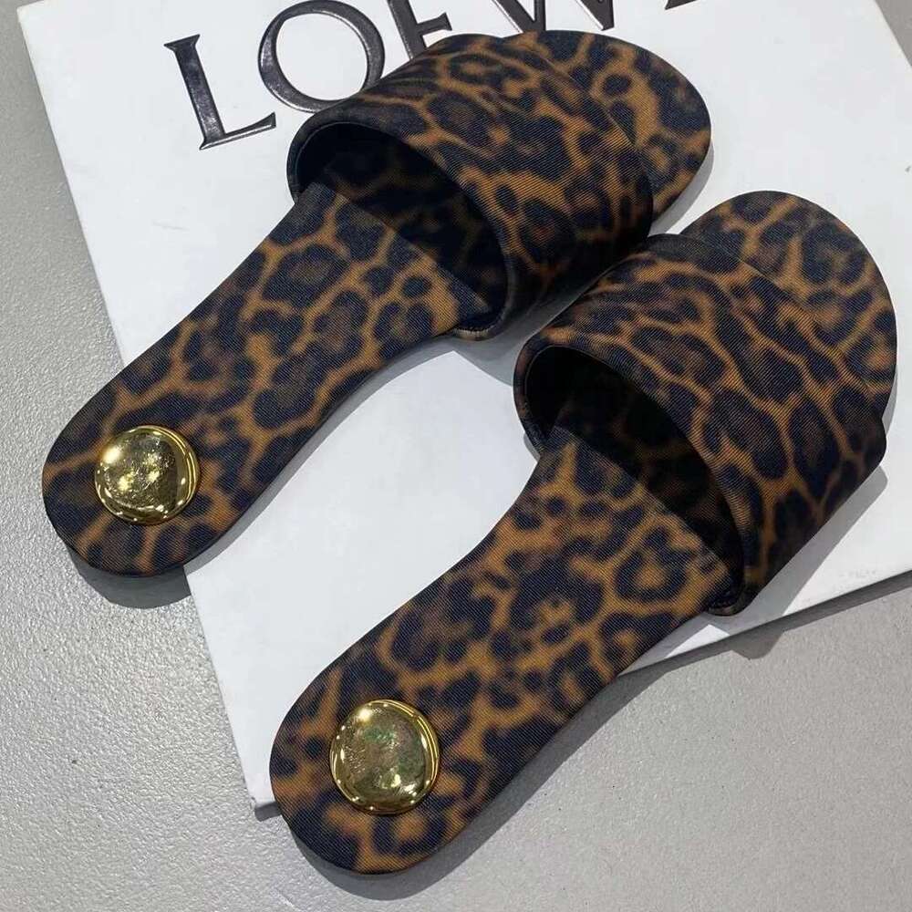 ~Leopard Print Outdoor Flat Slippers for Women 2025 New Trendy Design Beach Sandals